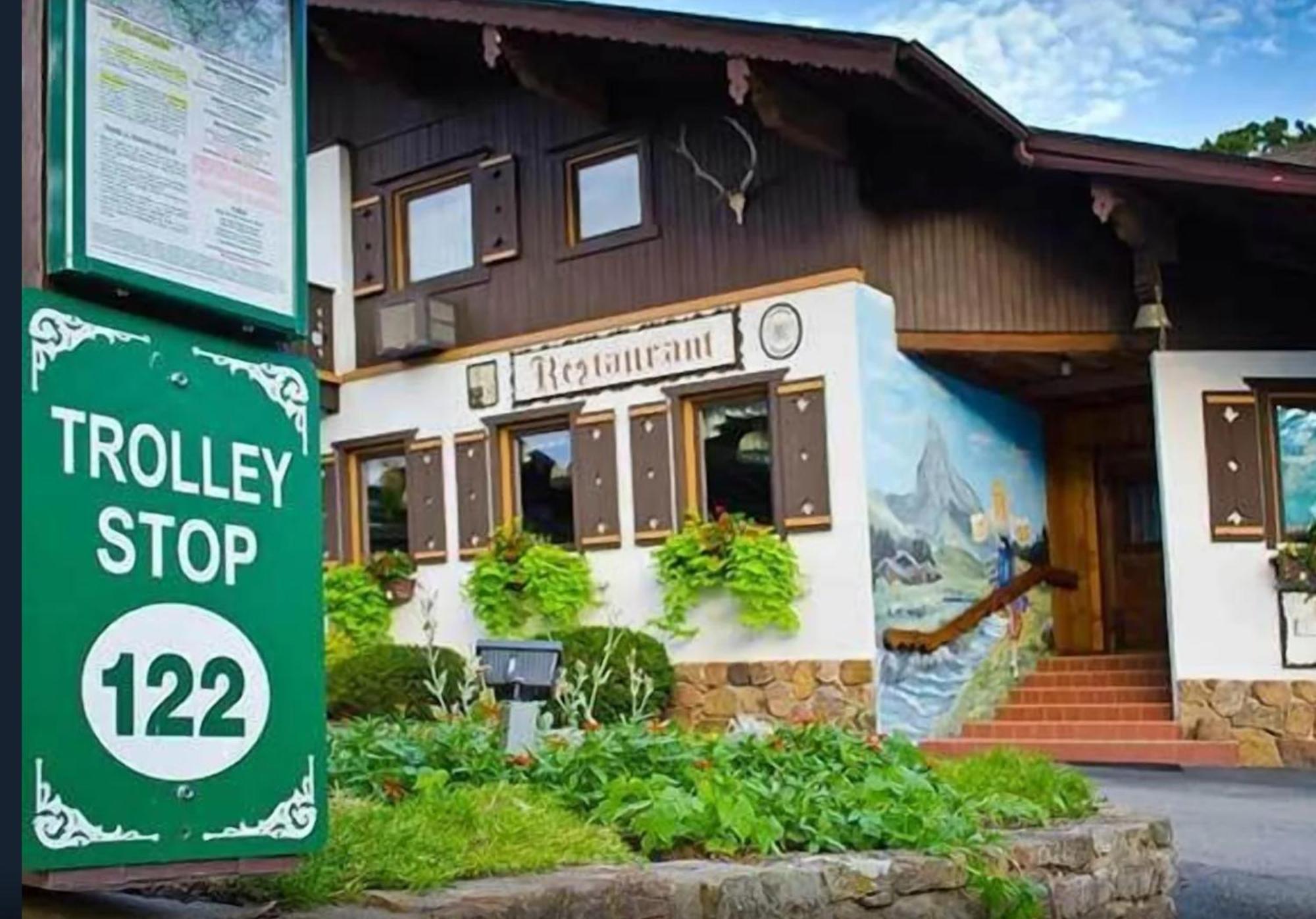 Bavarian Inn Motel & Restaurant Юрика Спрингс Экстерьер фото