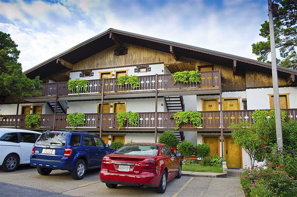 Bavarian Inn Motel & Restaurant Юрика Спрингс Экстерьер фото